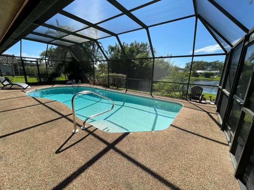 Pool Home With A New Sparkling Pool, Close To Beach, Lovely Lake View Naples Exterior photo