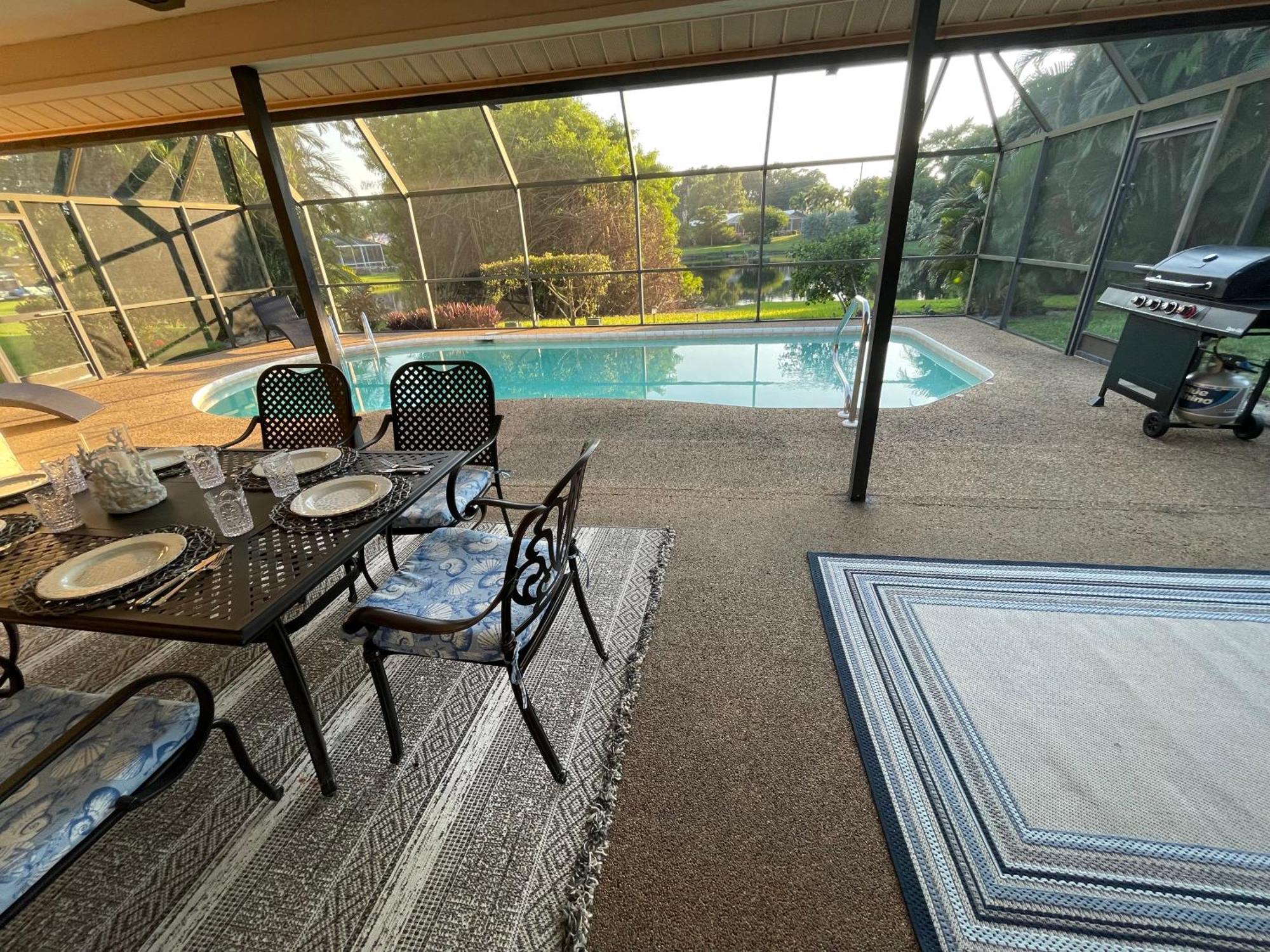 Pool Home With A New Sparkling Pool, Close To Beach, Lovely Lake View Naples Exterior photo